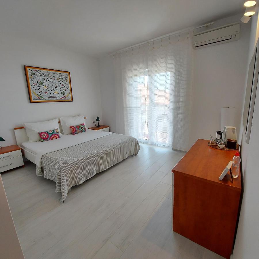 Guest House Mediterranean Hvar Town Buitenkant foto